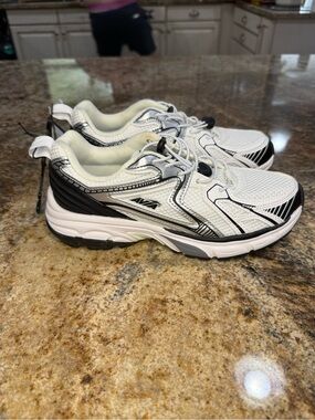 Avia Women's White and Black Athletic Sneakers